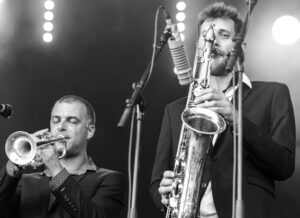 19 Brass Section ce cuivres (Wikipedia)